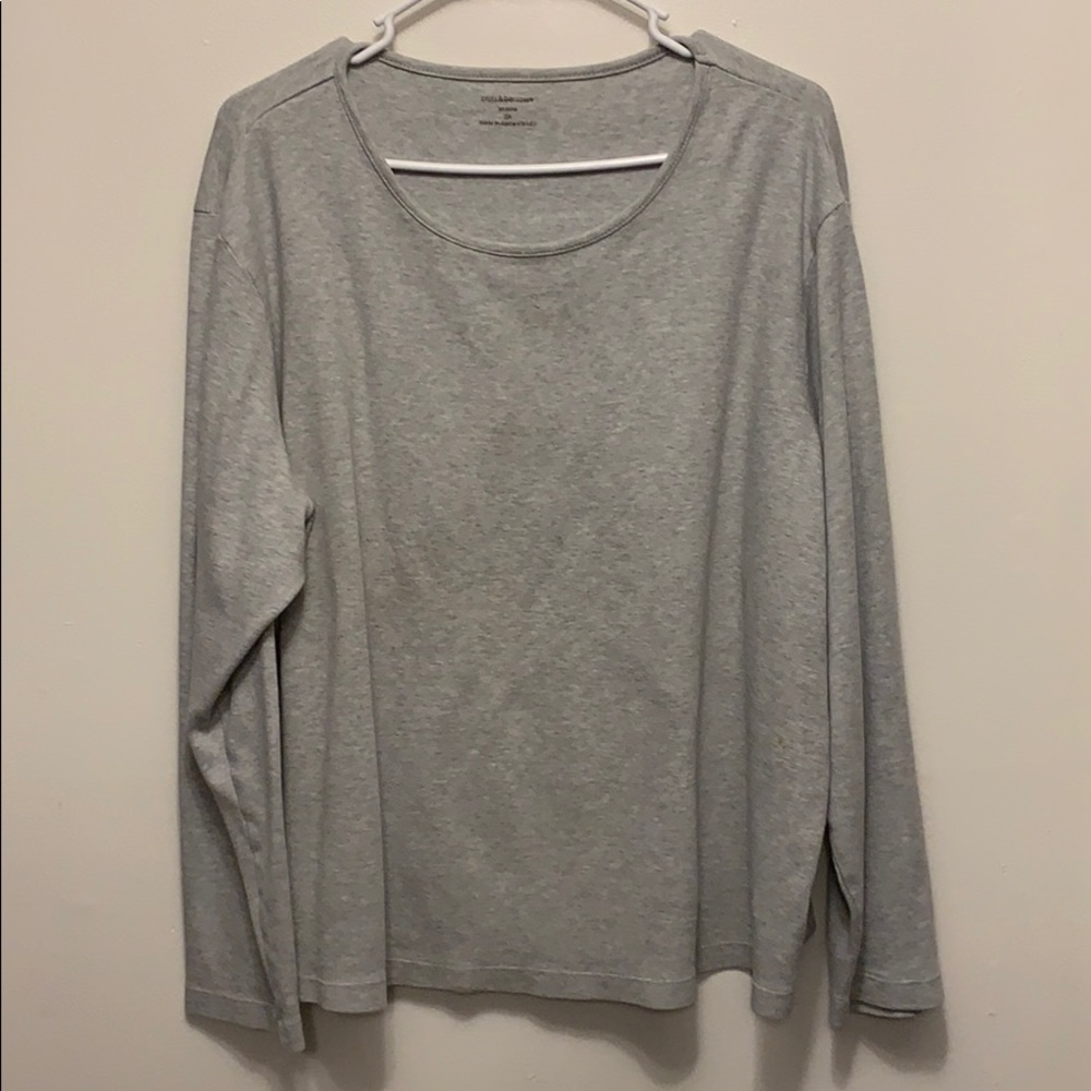 Grey long sleeve shirt